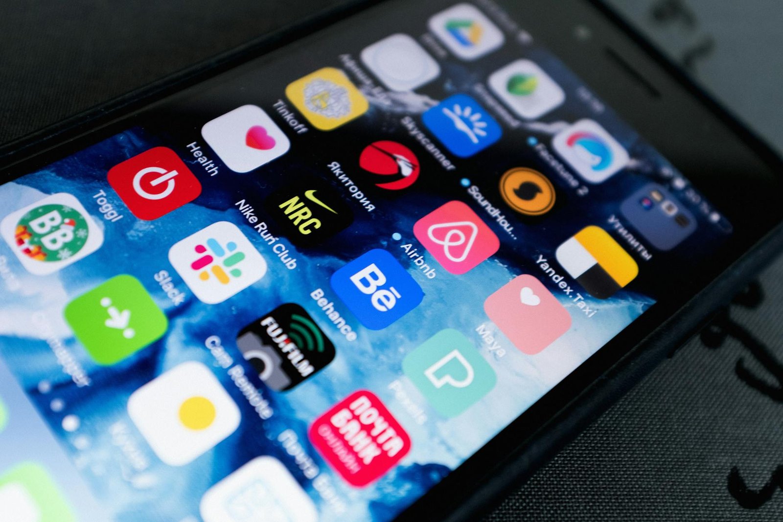 Progressive Web Apps: The Mobile App You Don’t Have to Build — Adzbyte